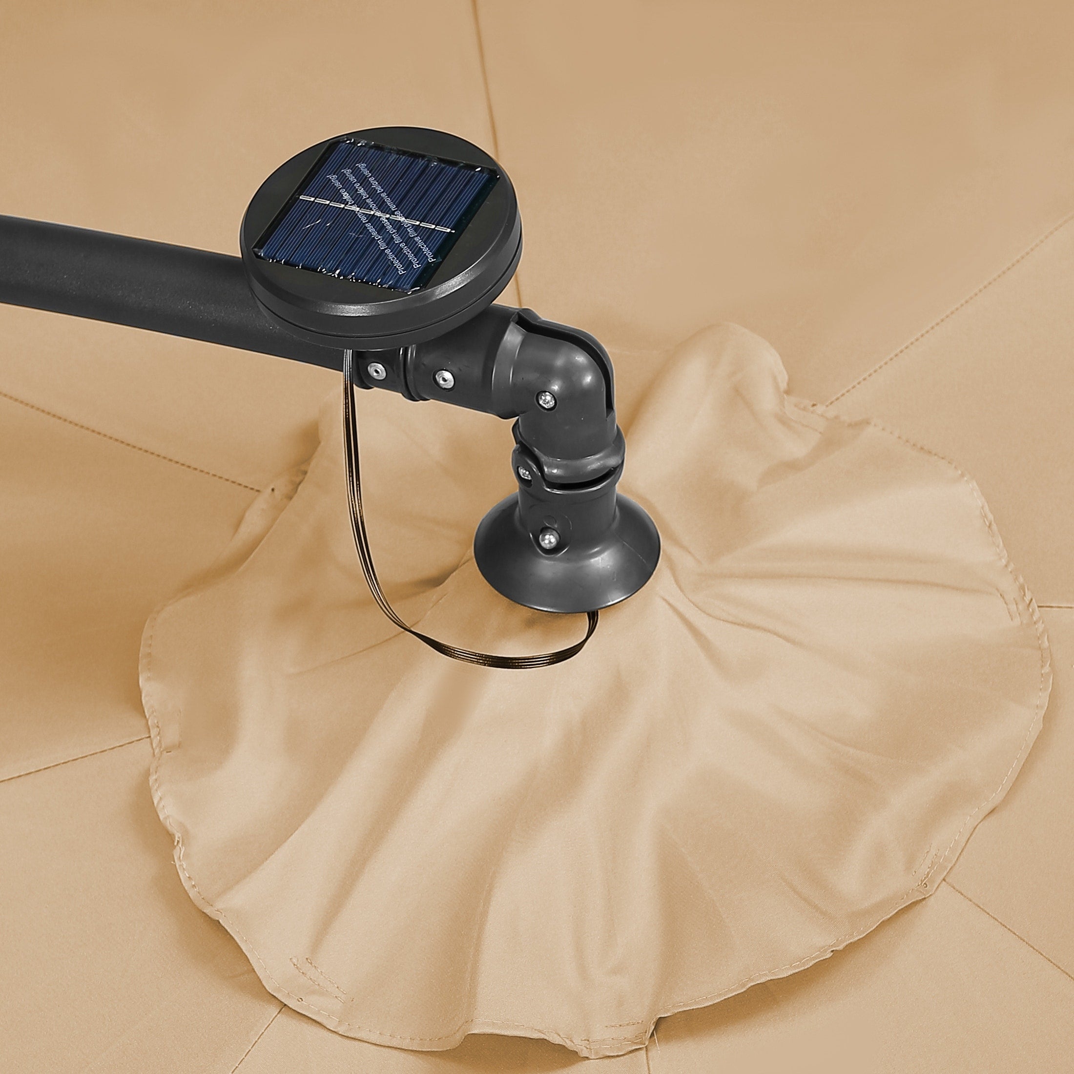 10 Fuß großer, solarbetriebener, beleuchteter Sonnenschirm mit Ständer