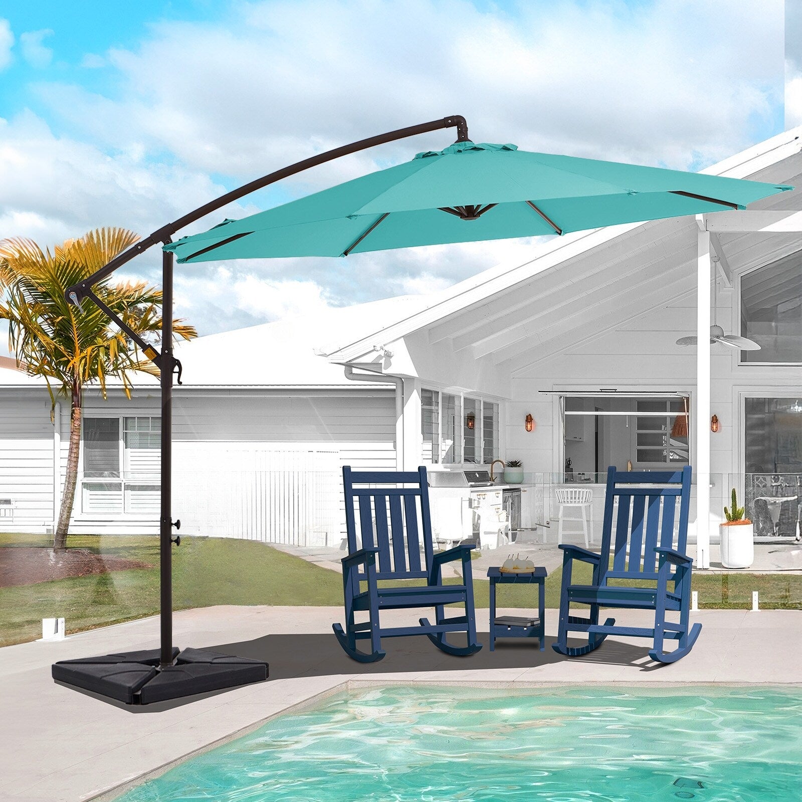 10 Fuß großer, freitragender Stahlschirm mit Kurbelmechanismus und beschwertem Fuß