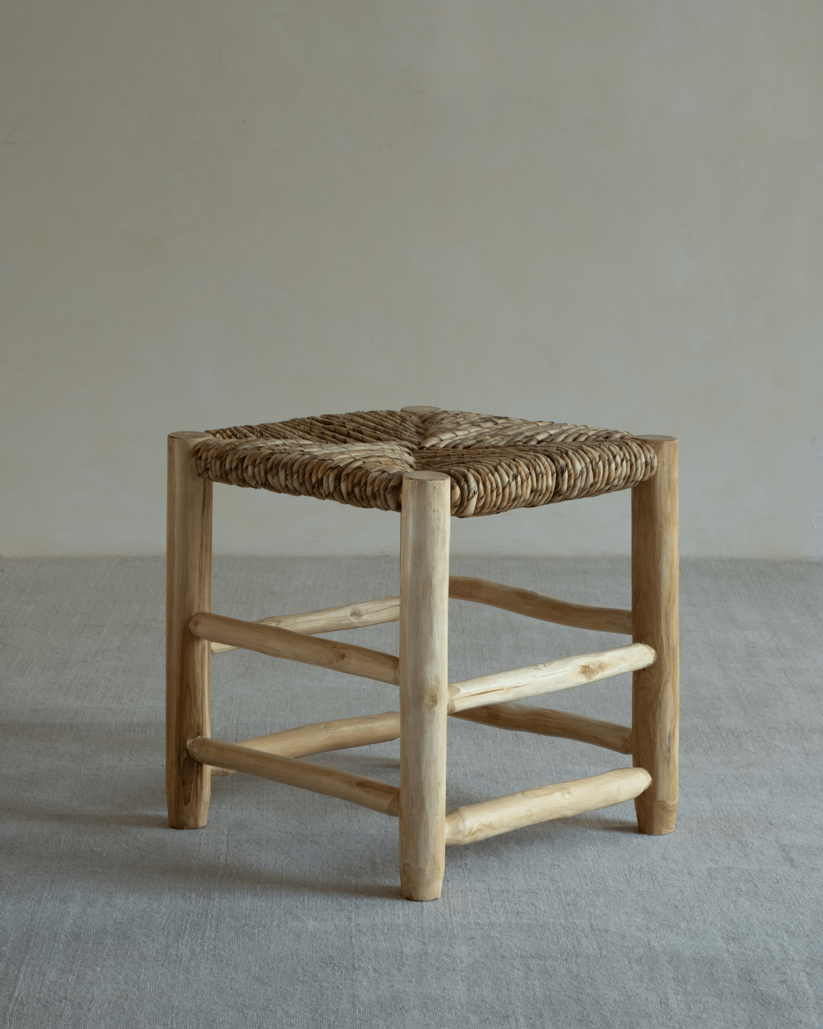 Isla Handgewebter Hocker