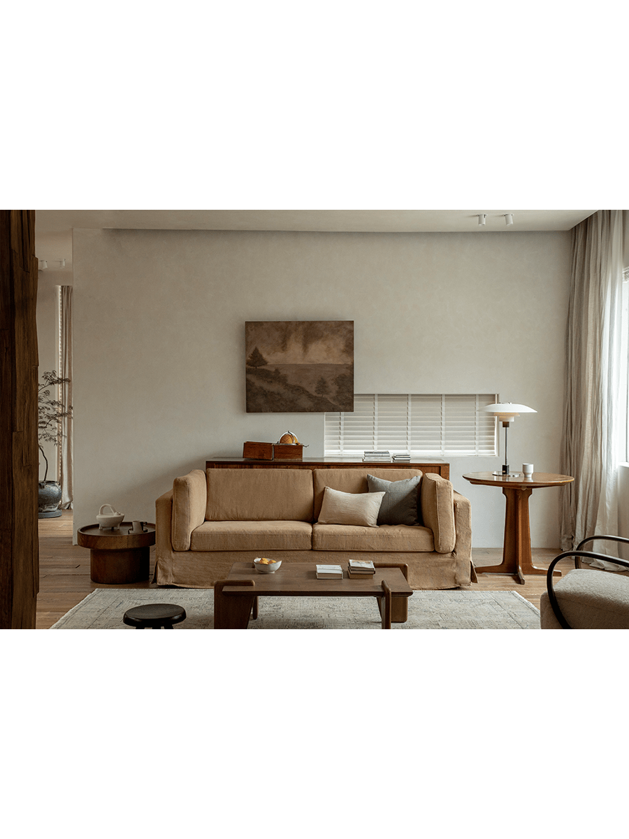 Sofa mit Rock aus Leinen