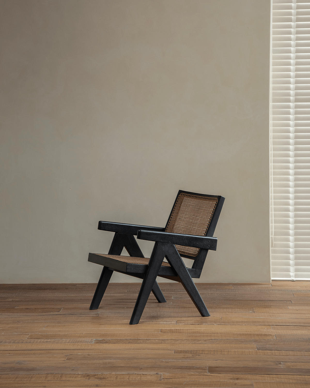 Chandigarh Armrest Easy Chair