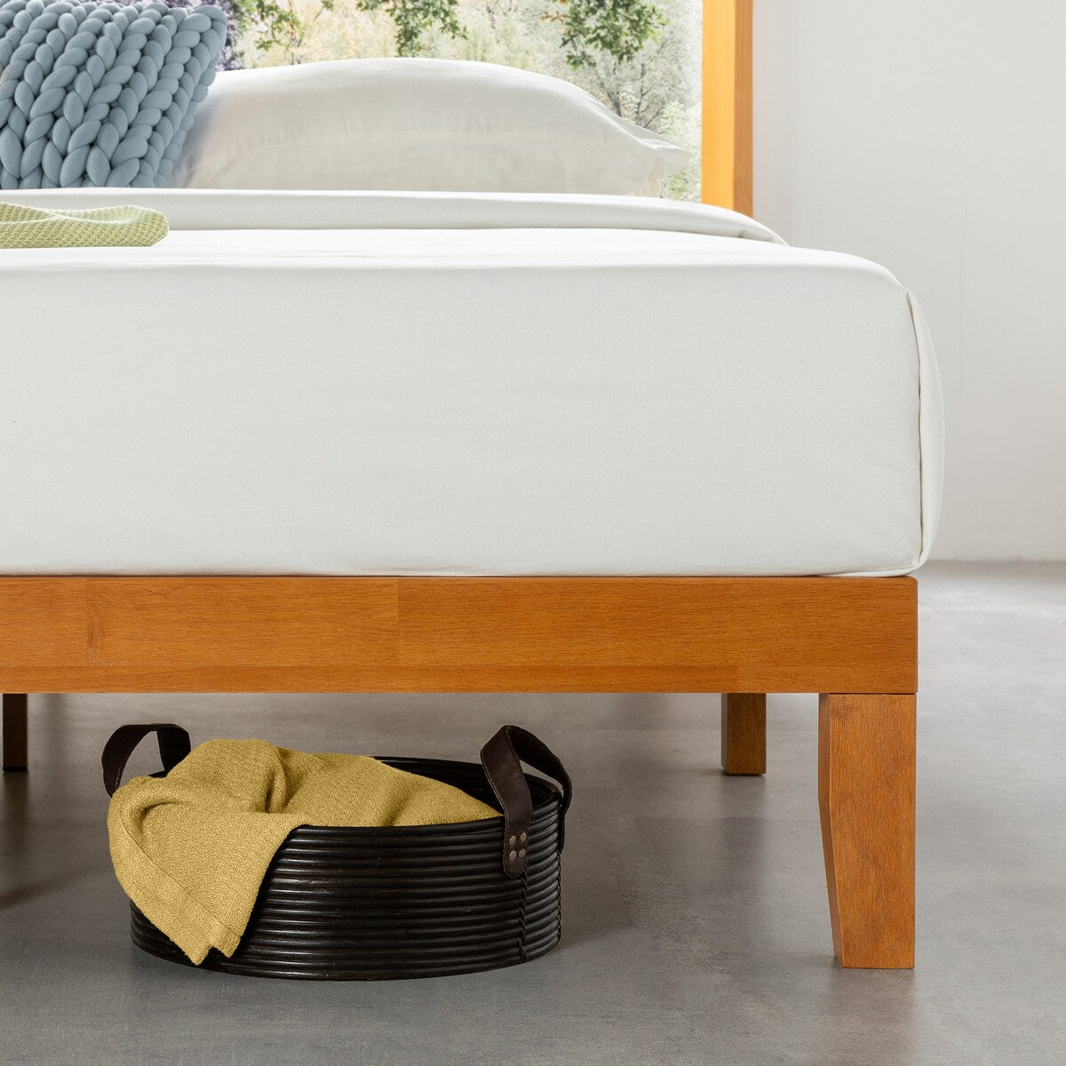 12 Klassische Plattformbettgestelle aus Massivholz