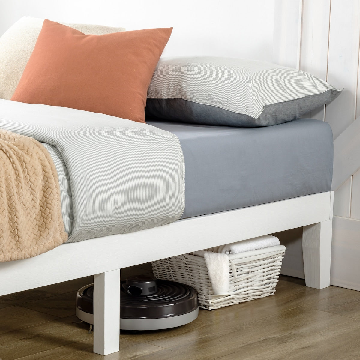 12 Klassische Plattformbettgestelle aus Massivholz