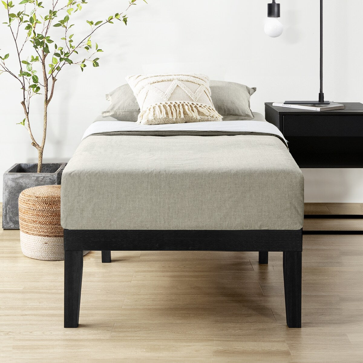 Klassisches 16-Zoll-Plattformbettgestell aus Massivholz in verschiedenen Ausführungen