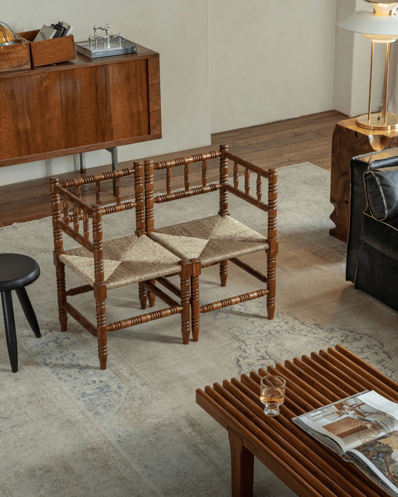 Bobbin Corner Chair