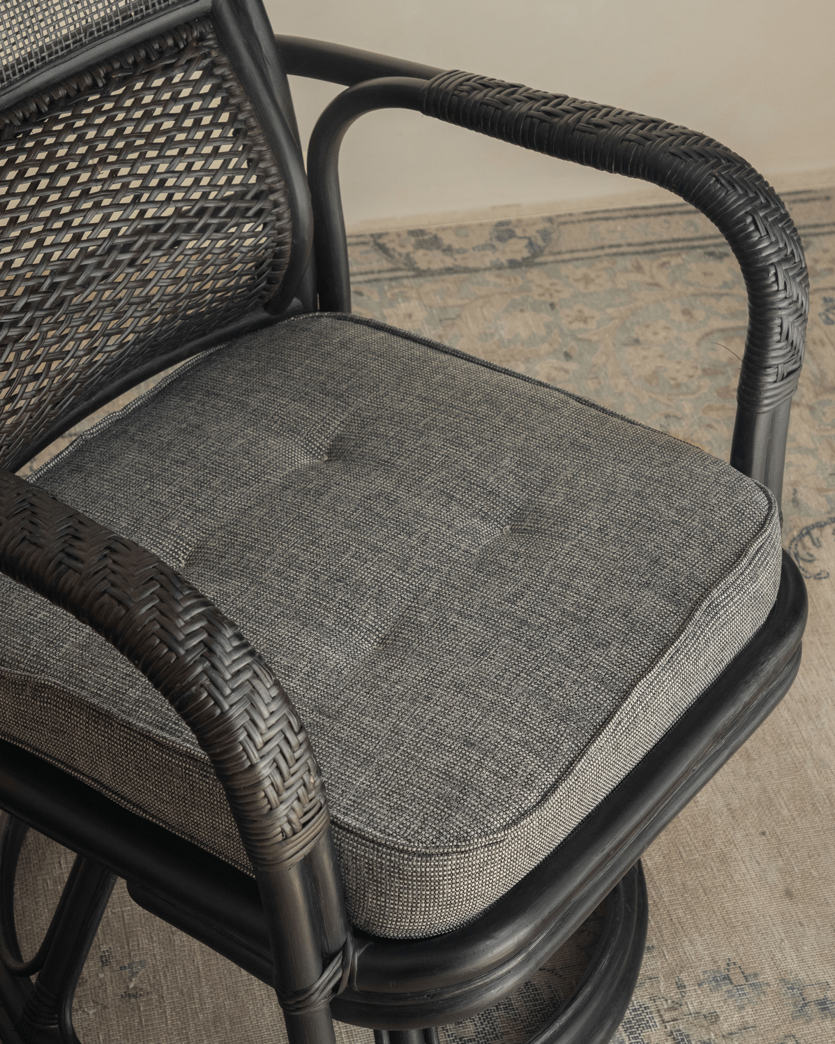 Gakusha Rattan-Drehstuhl