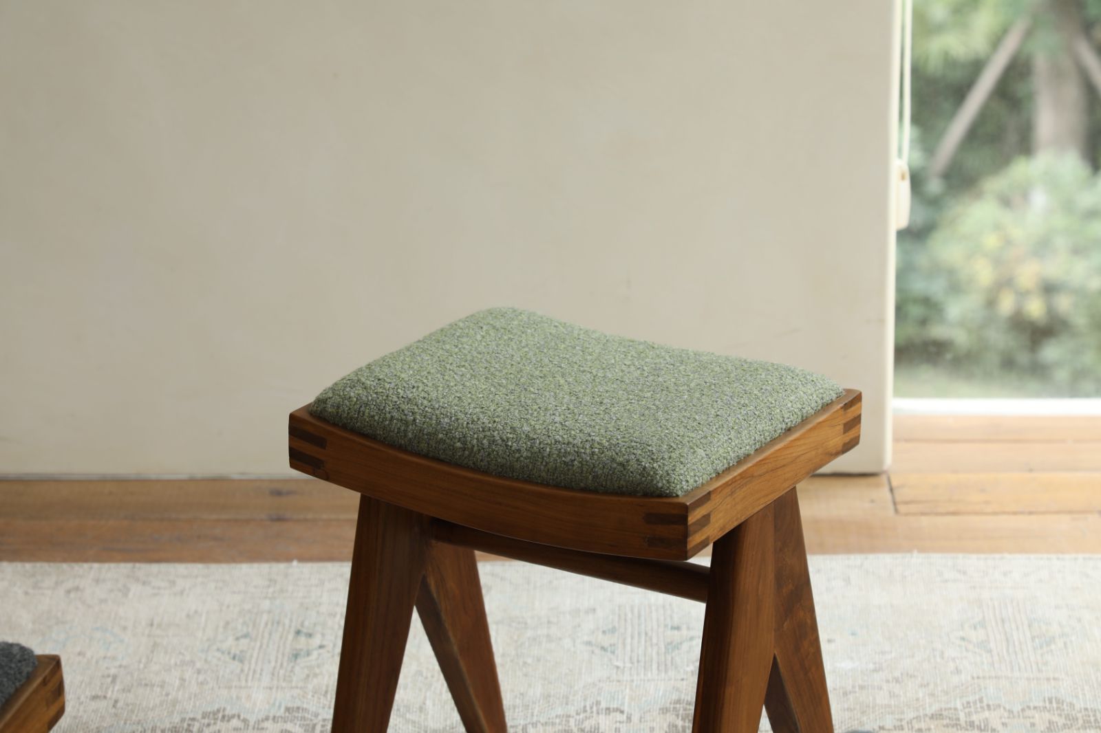 Chandigarh Easy Stool