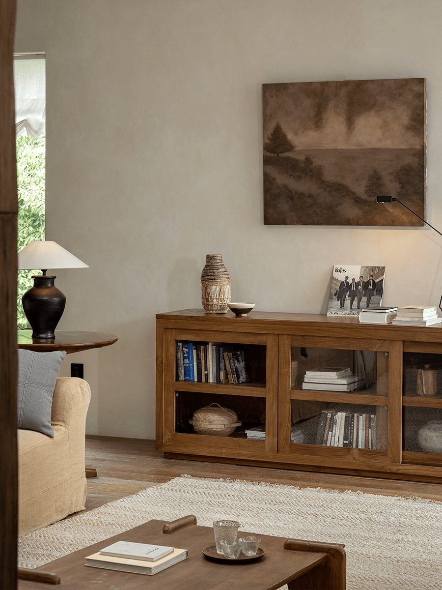 Bücherregal mit Glasfront