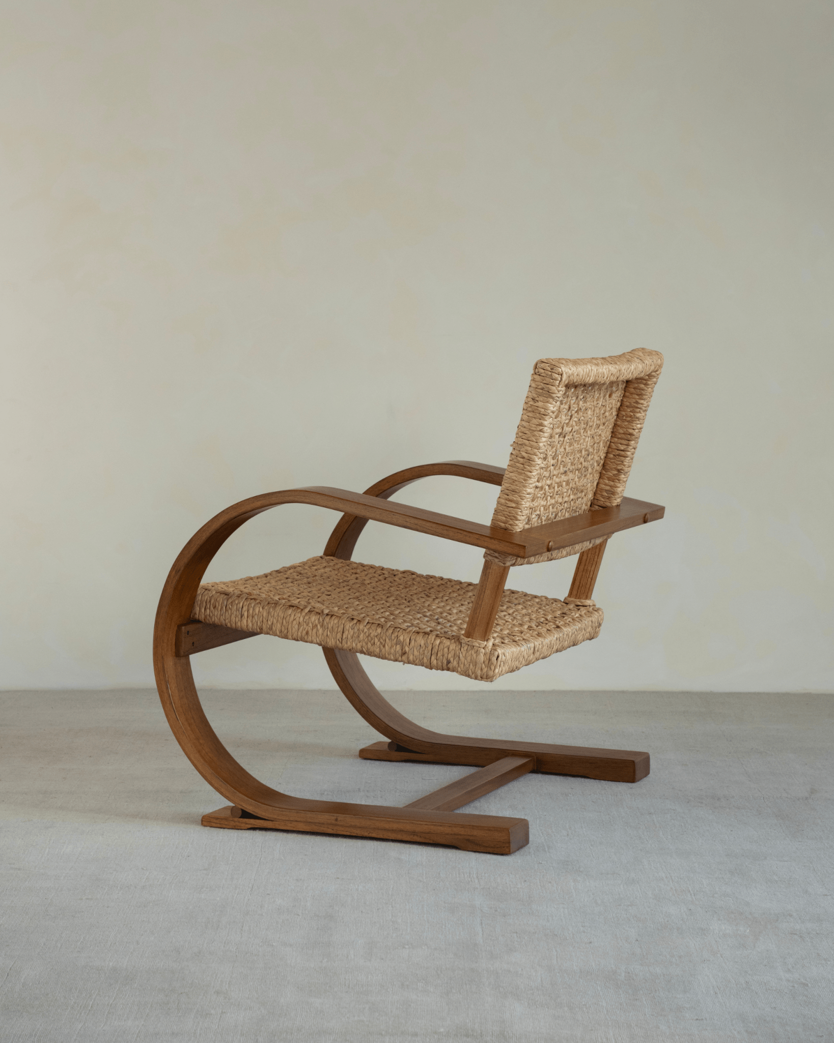 C Curve Lounge Chair