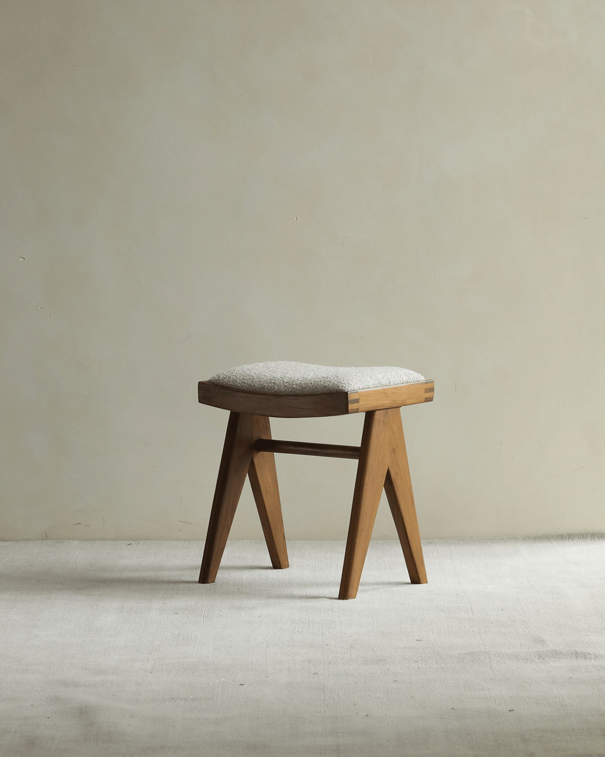 Chandigarh Easy Stool
