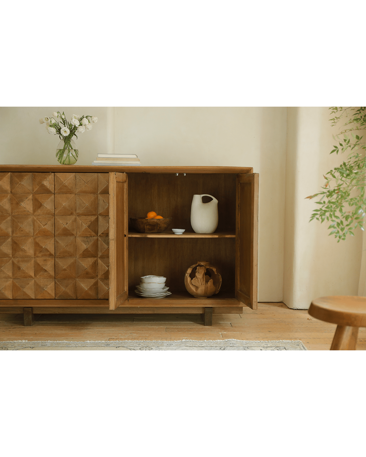 Unebenes Sideboard