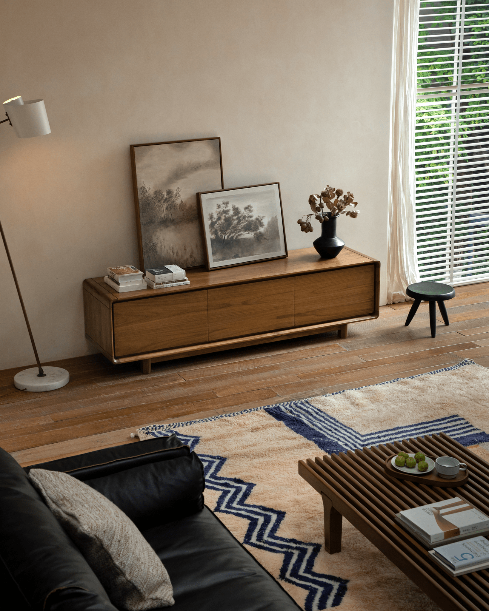 Medienkonsole Nr. 34