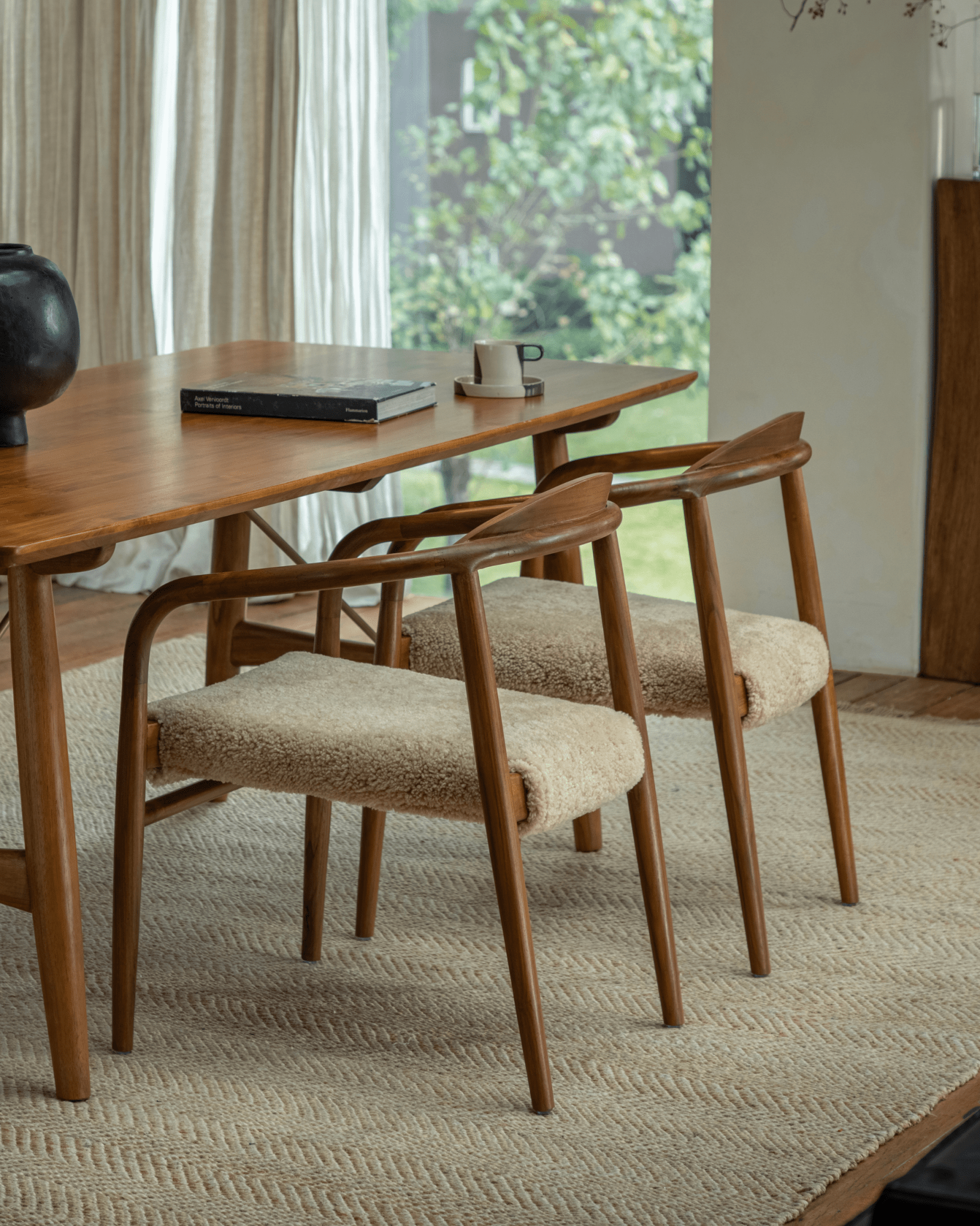 Crescent Shearling Stuhl