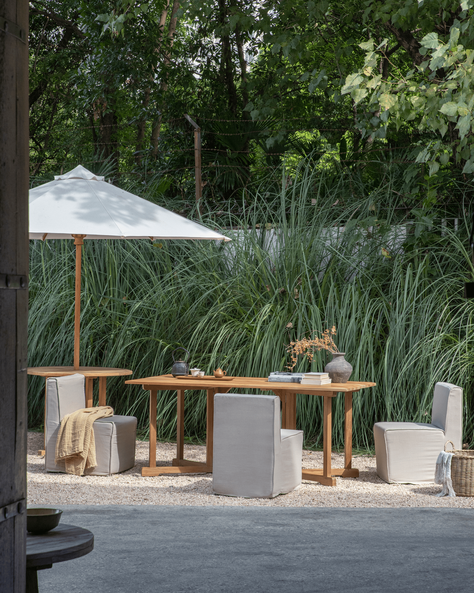 Tundra Caster Sofa Chair