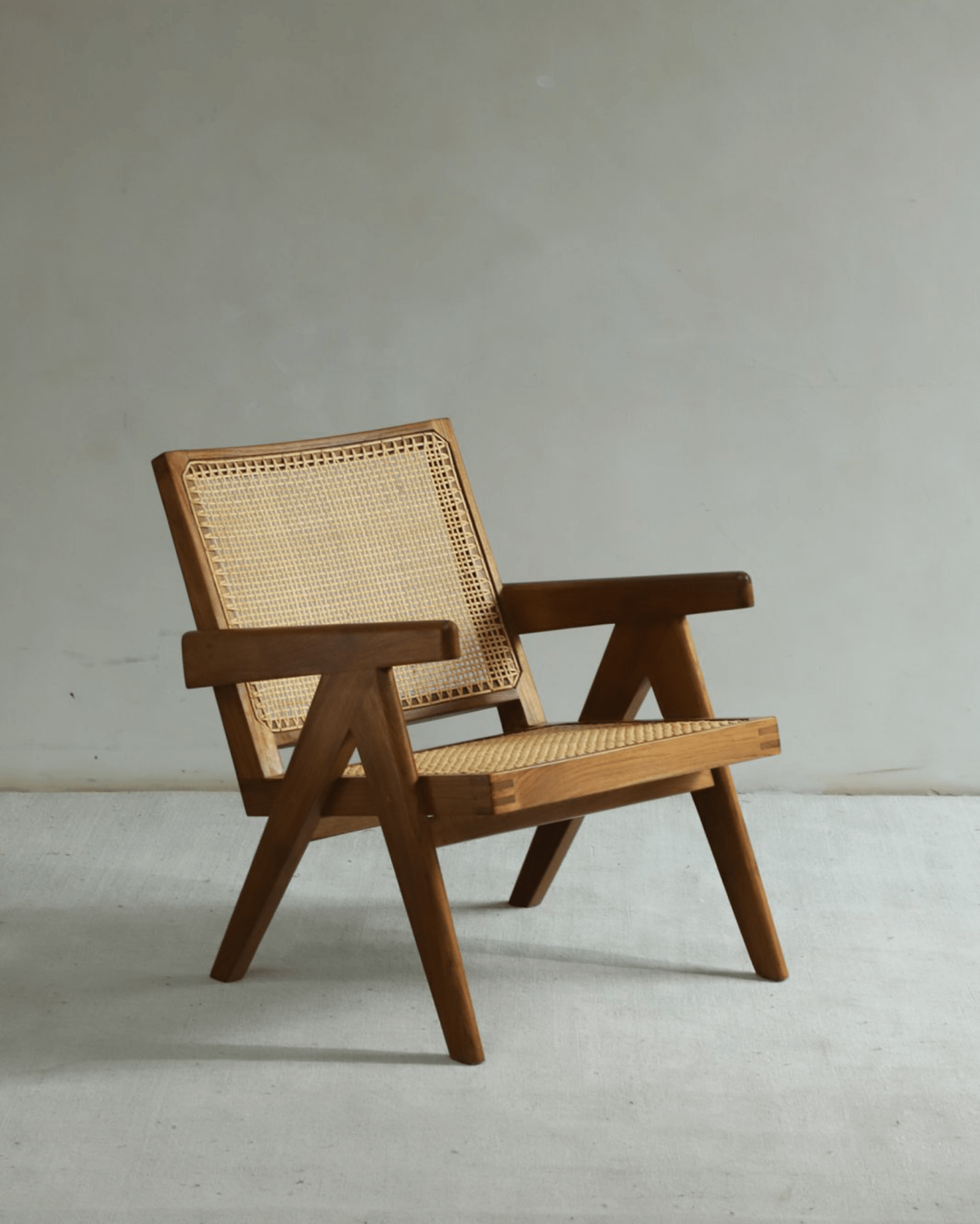 Chandigarh Armrest Easy Chair