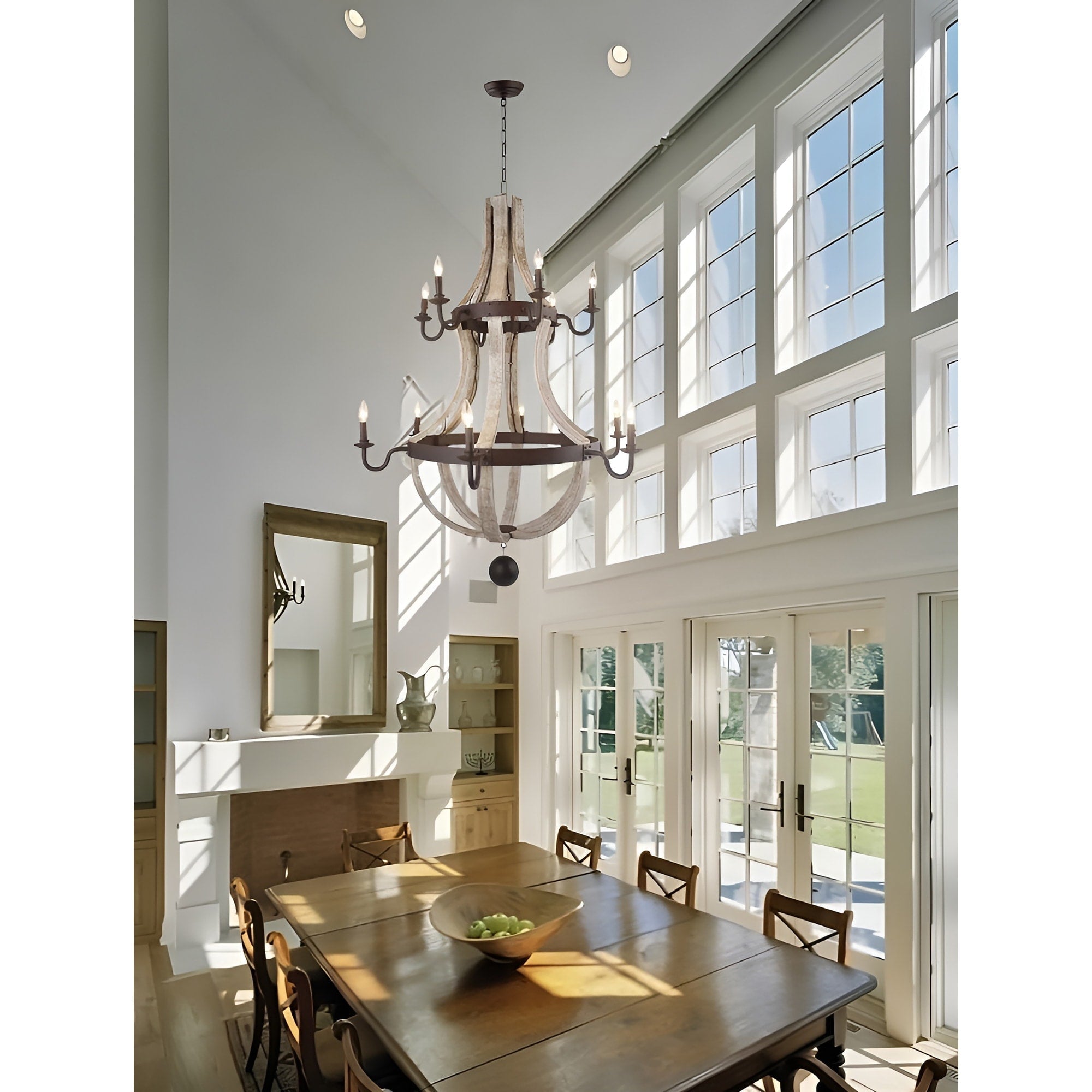 Zweistöckiger Kronleuchter im französischen Landhausstil mit 12 Leuchten in Form eines Weinfasses