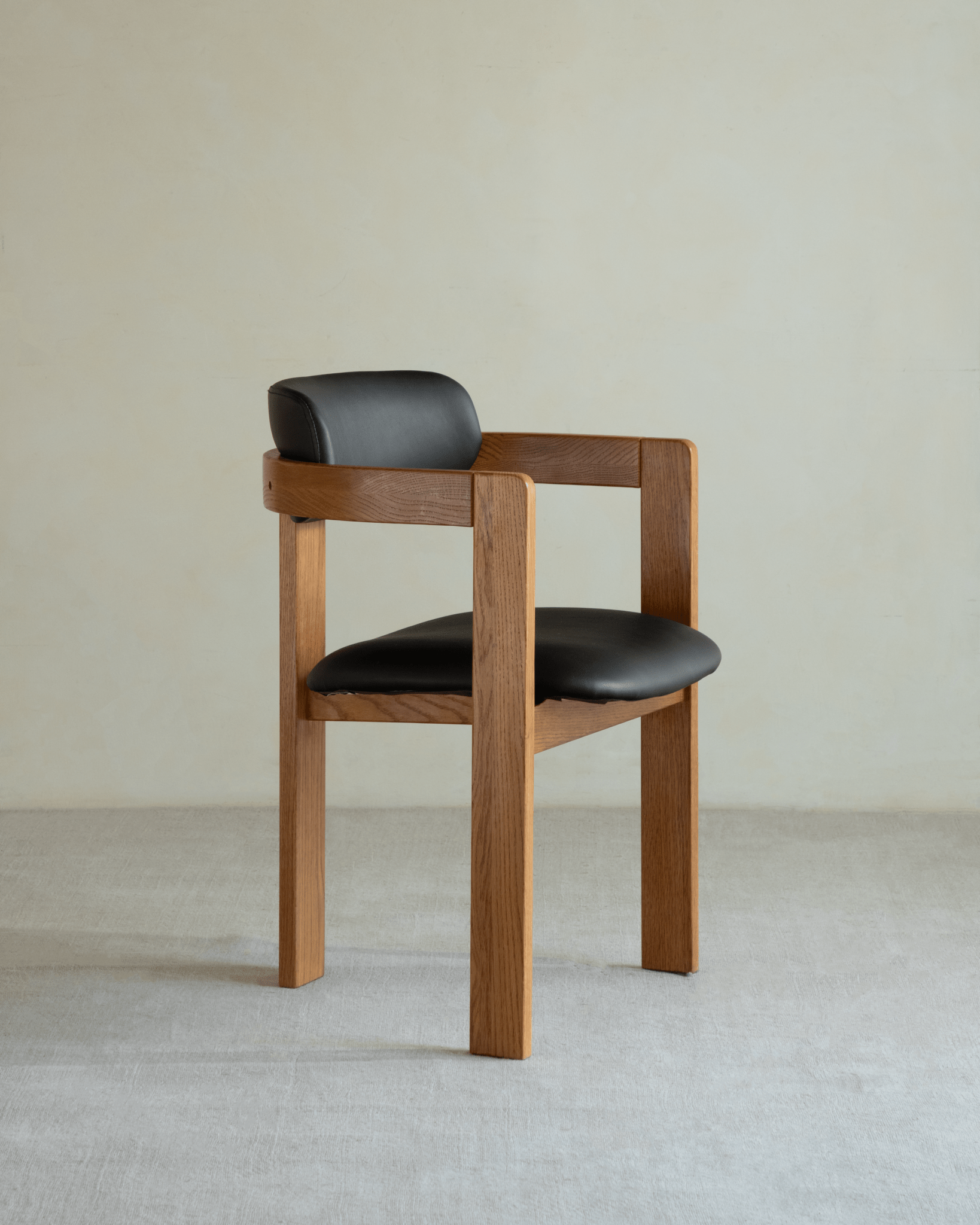 Pamplona Leather Chair