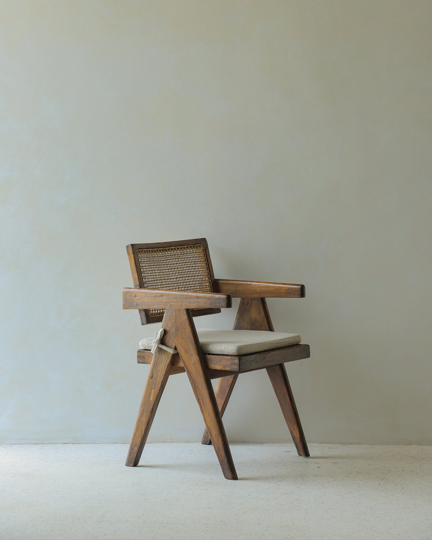 Chandigarh Office Chair Reproduction