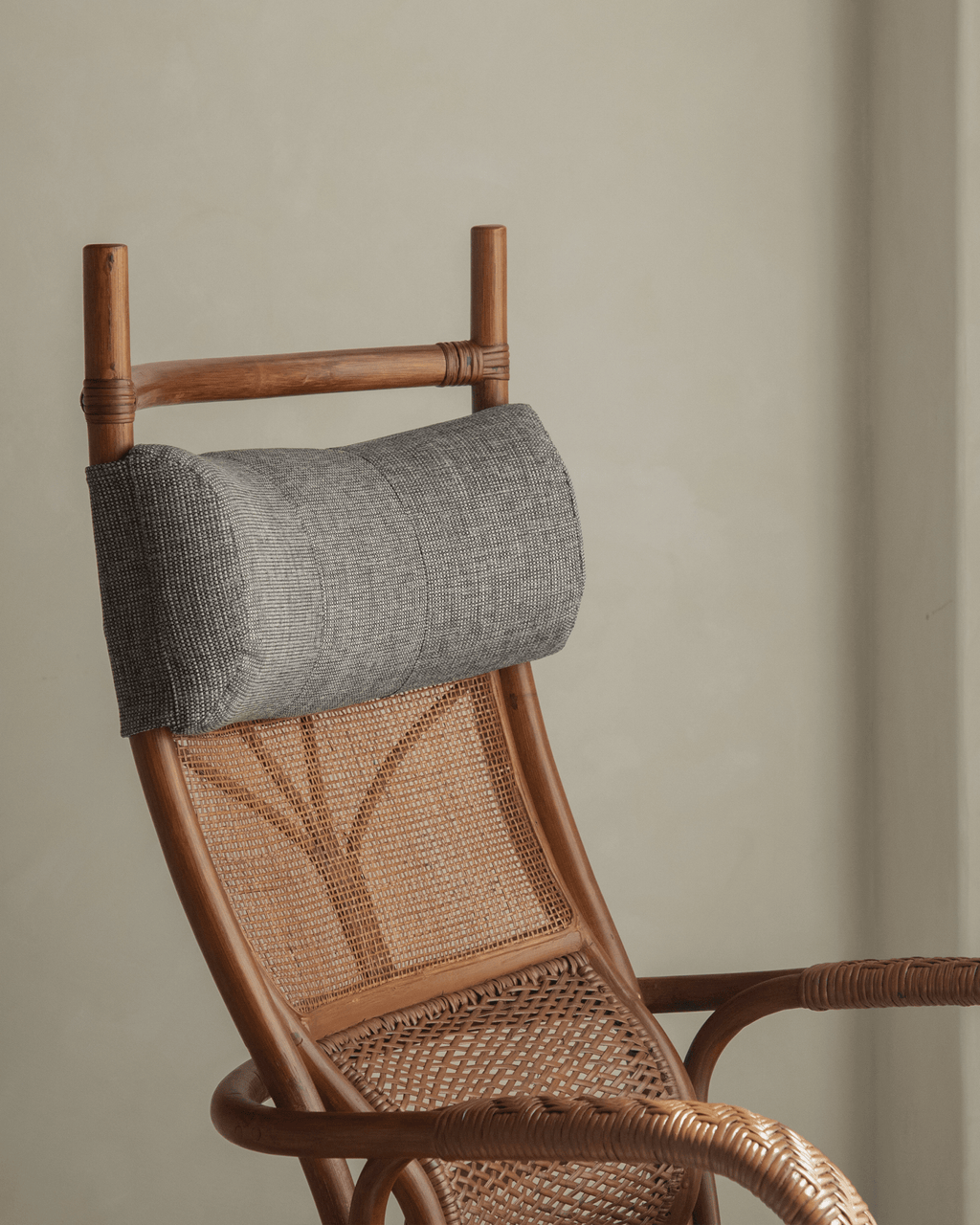 Gakusha Rattan-Drehstuhl