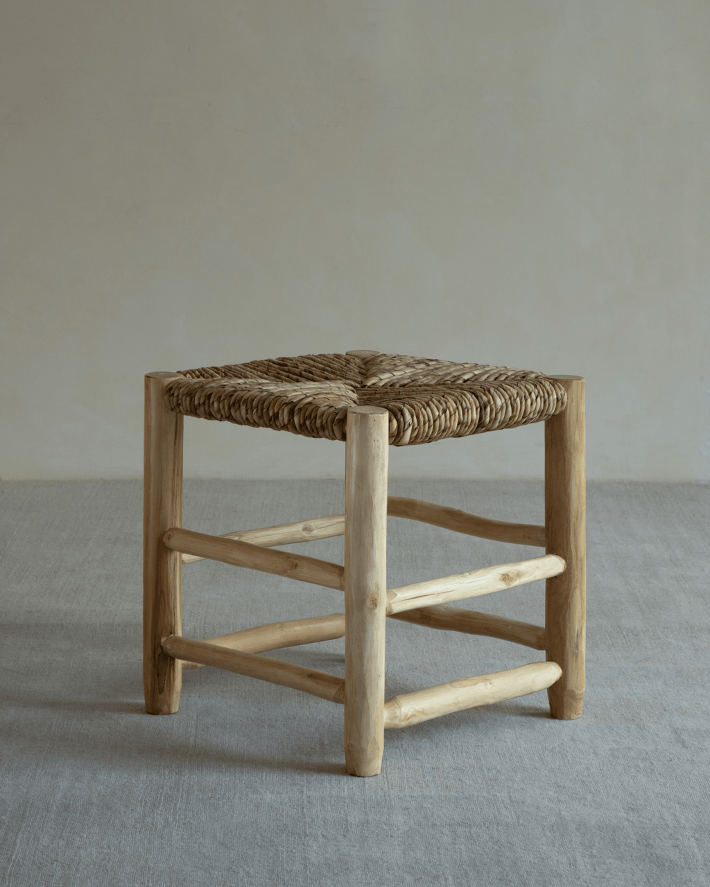 Isla Handgewebter Hocker
