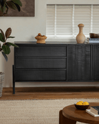 Nr. 32 Schwarzes Sideboard
