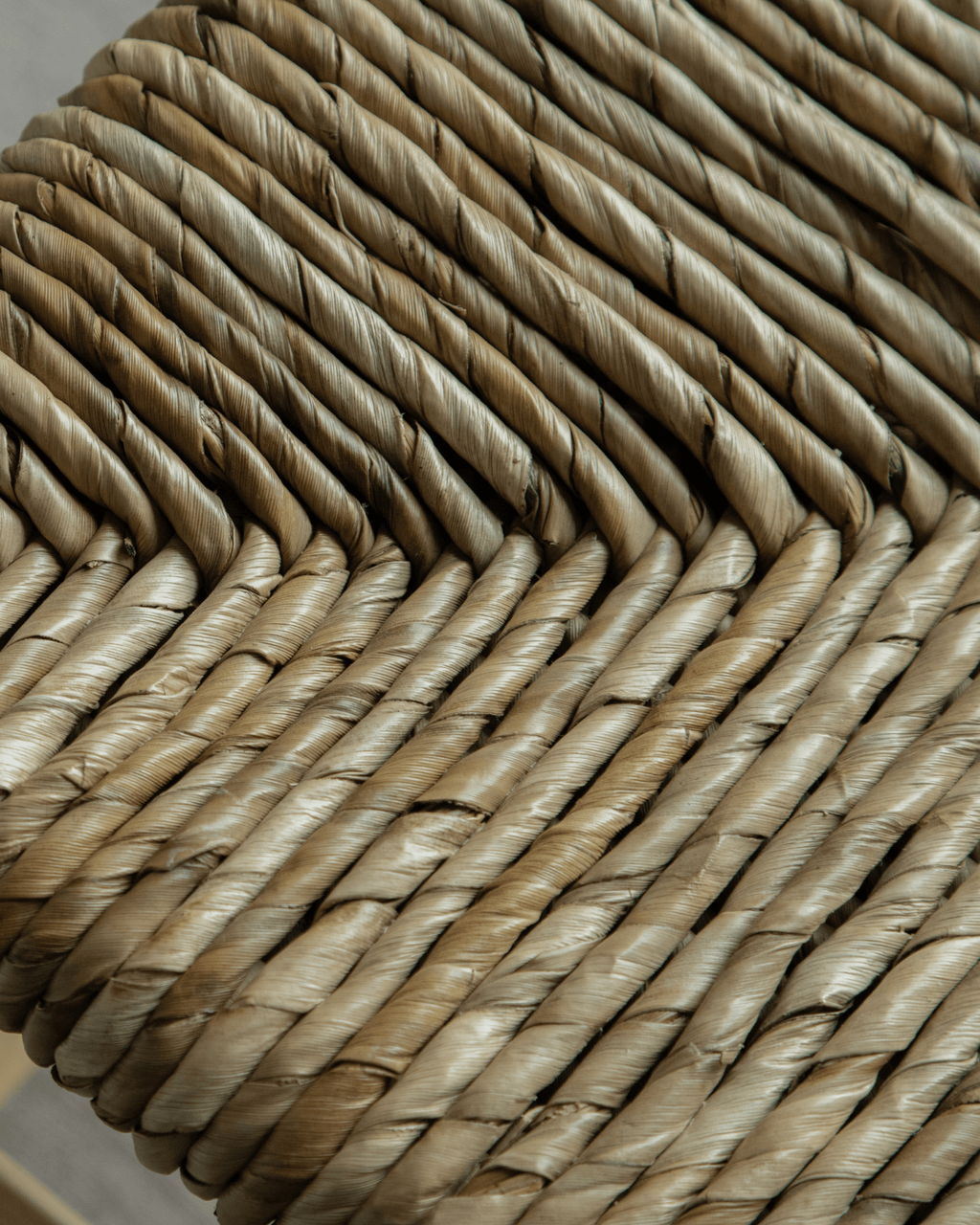 Isla Handgewebter Hocker