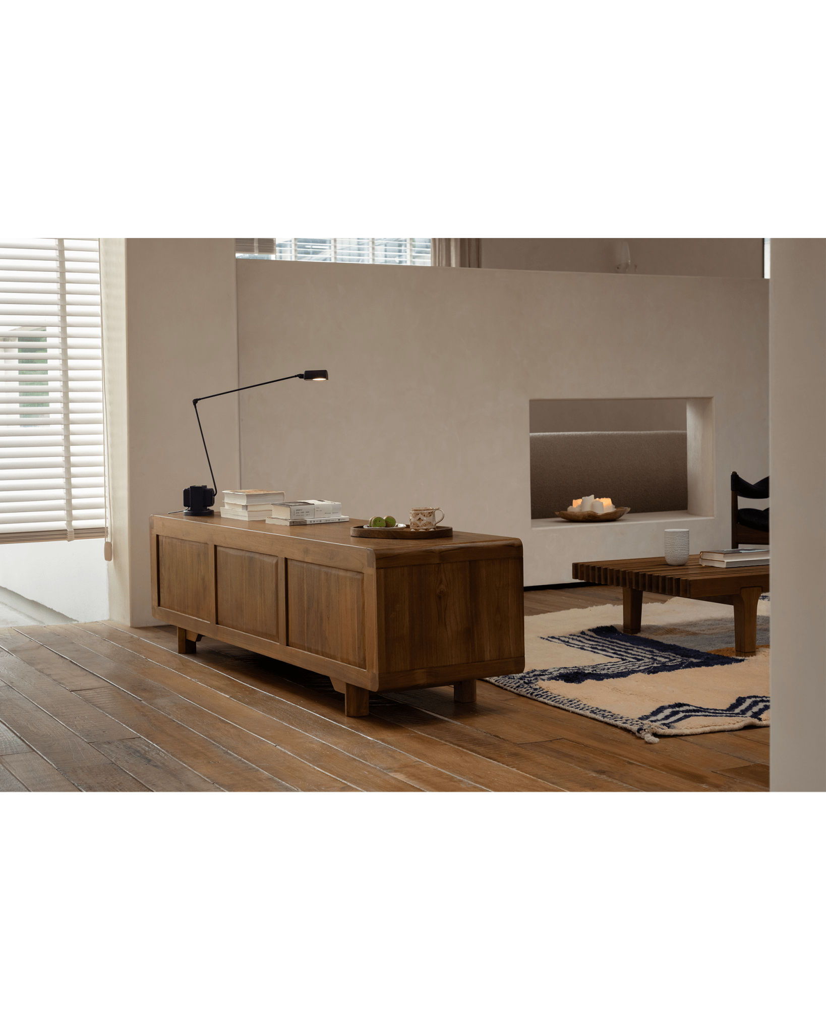 Medienkonsole Nr. 34