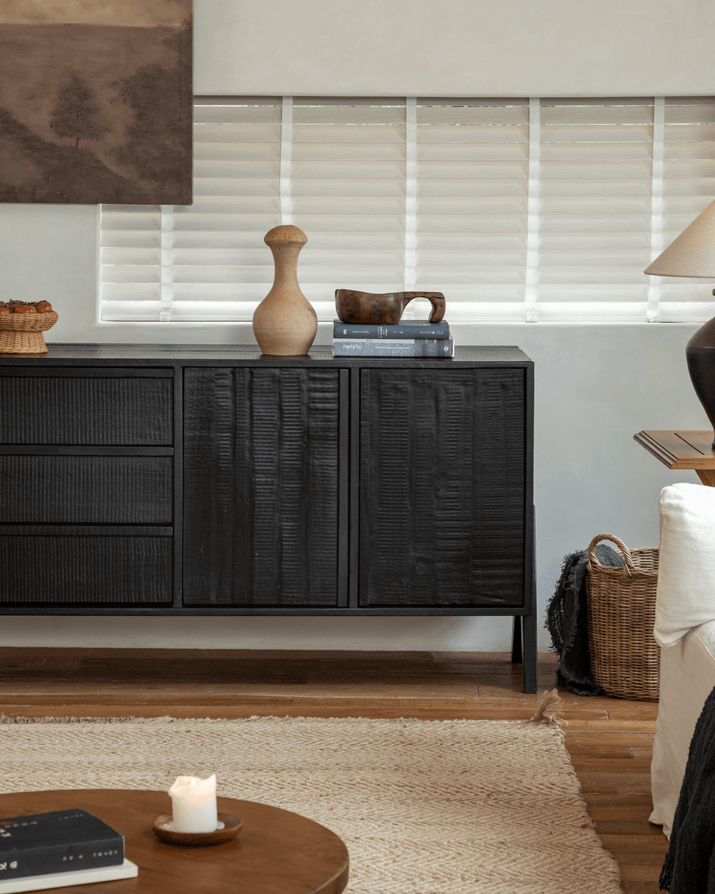 Nr. 32 Schwarzes Sideboard