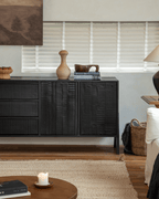 Nr. 32 Schwarzes Sideboard