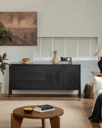 Nr. 32 Schwarzes Sideboard