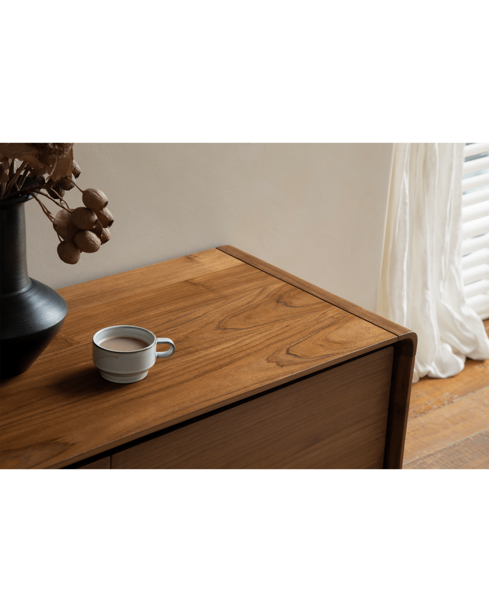 Medienkonsole Nr. 34