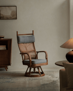 Gakusha Rattan-Drehstuhl