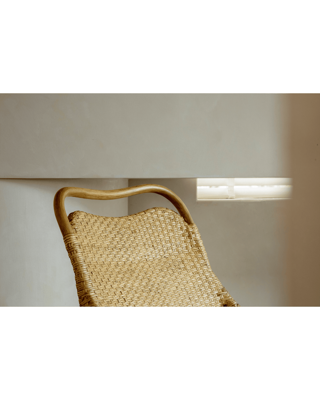 Schlitten-Loungesessel aus Rattan