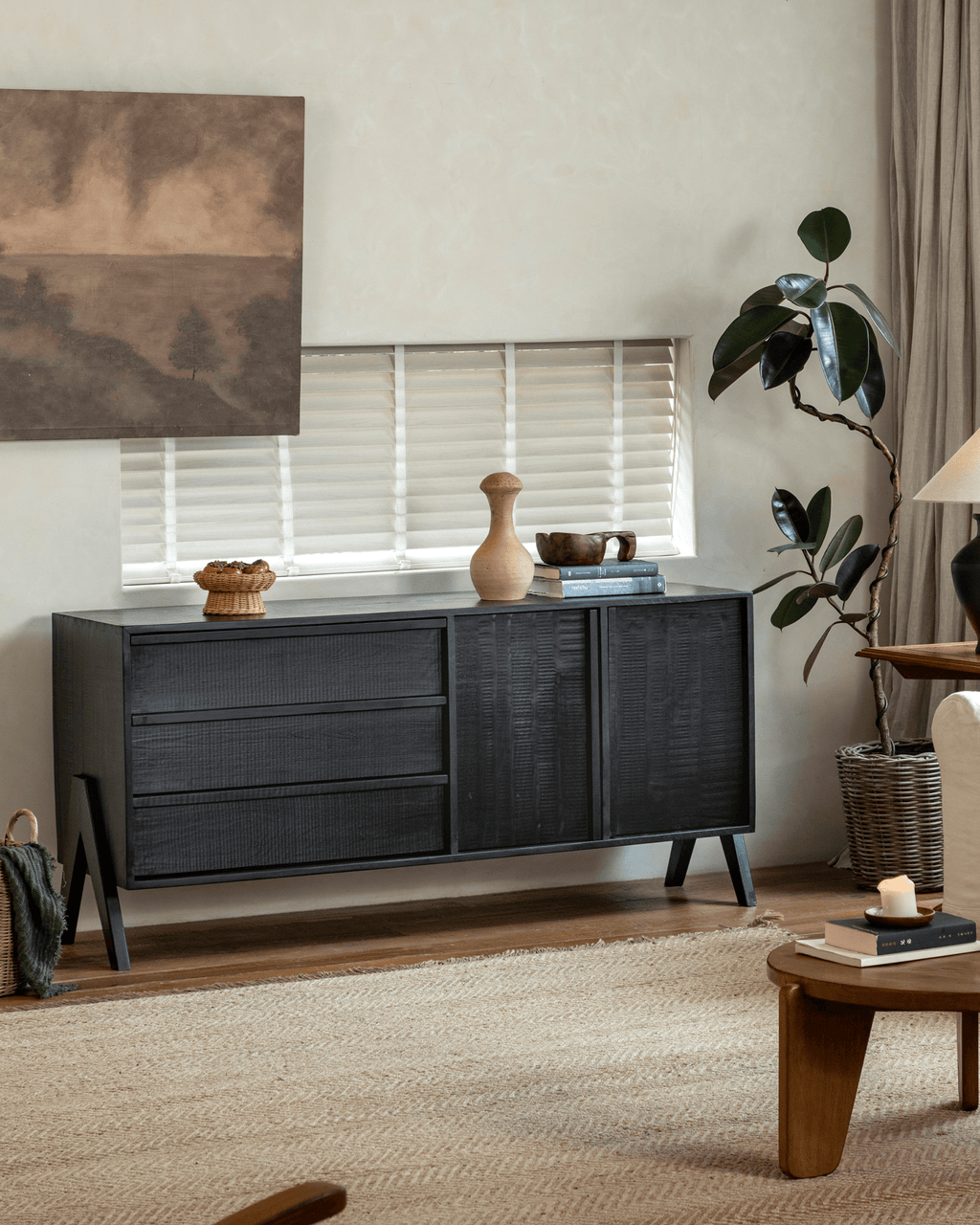 Nr. 32 Schwarzes Sideboard