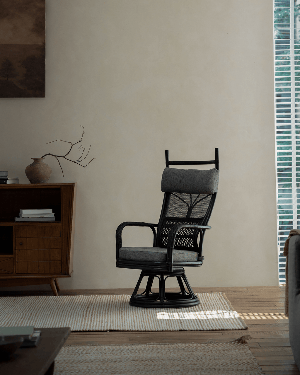 Gakusha Rattan-Drehstuhl