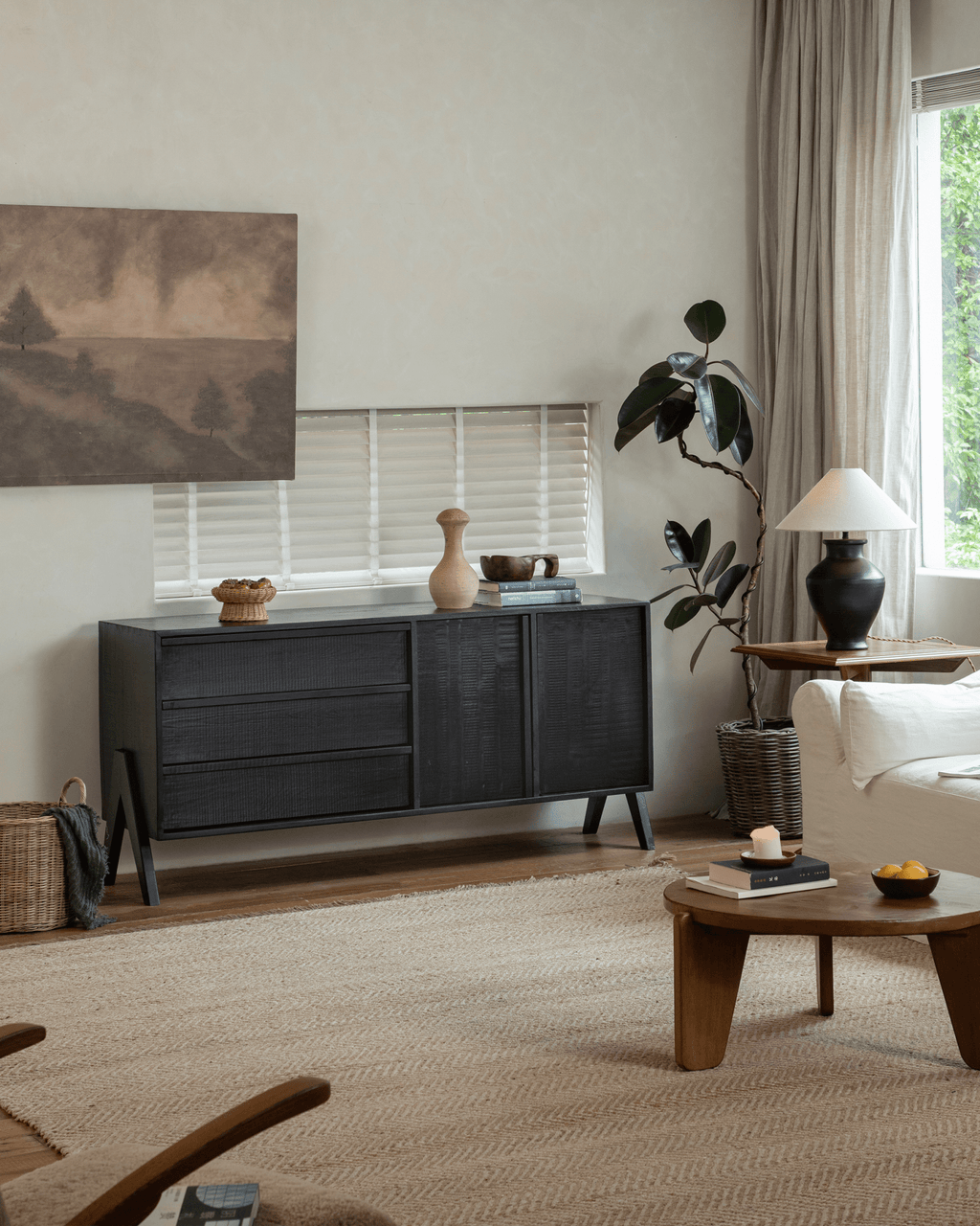 Nr. 32 Schwarzes Sideboard