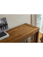 Bücherregal mit Glasfront