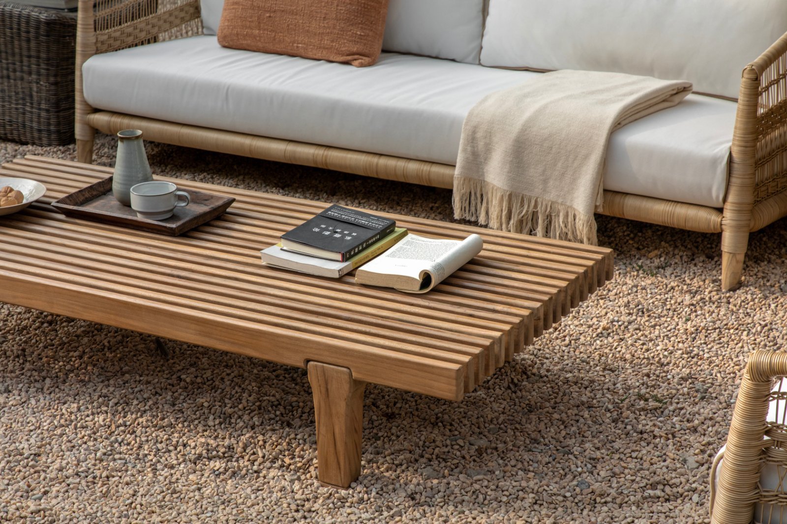 Tagesbett-Couchtisch