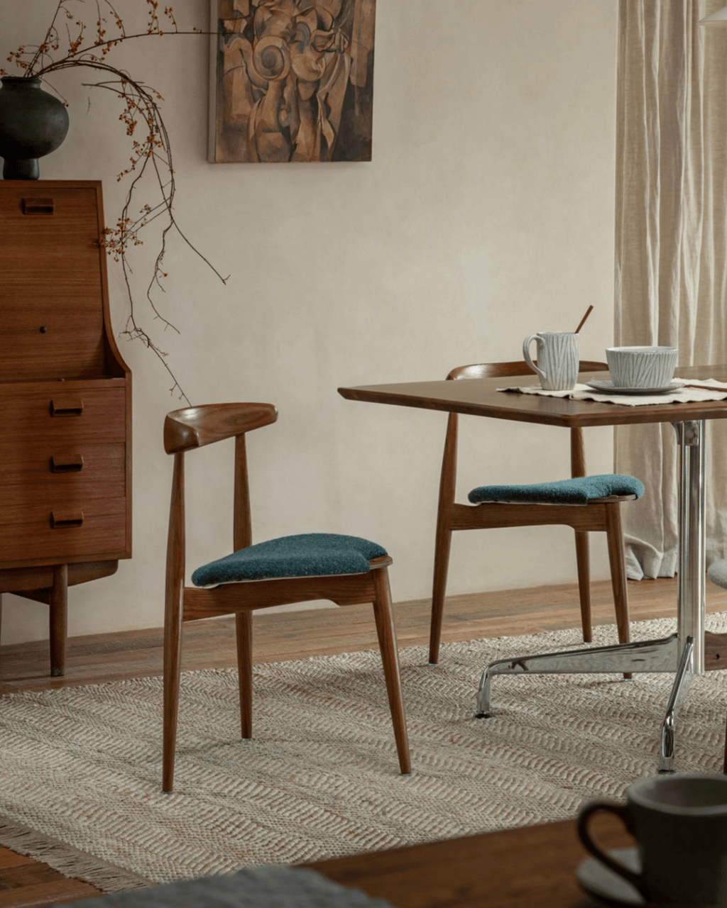 Herzförmiger Esszimmerstuhl