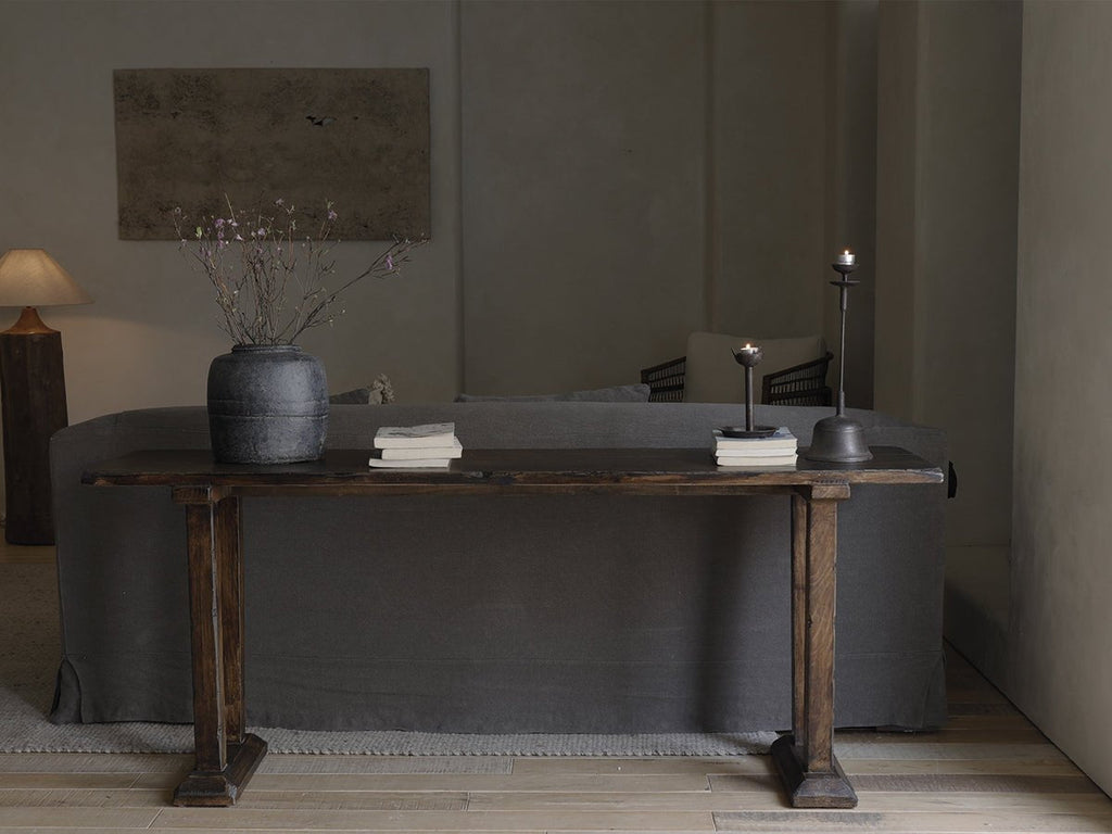 Trapezförmiger Konsolentisch