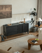 Nr. 32 Schwarzes Sideboard