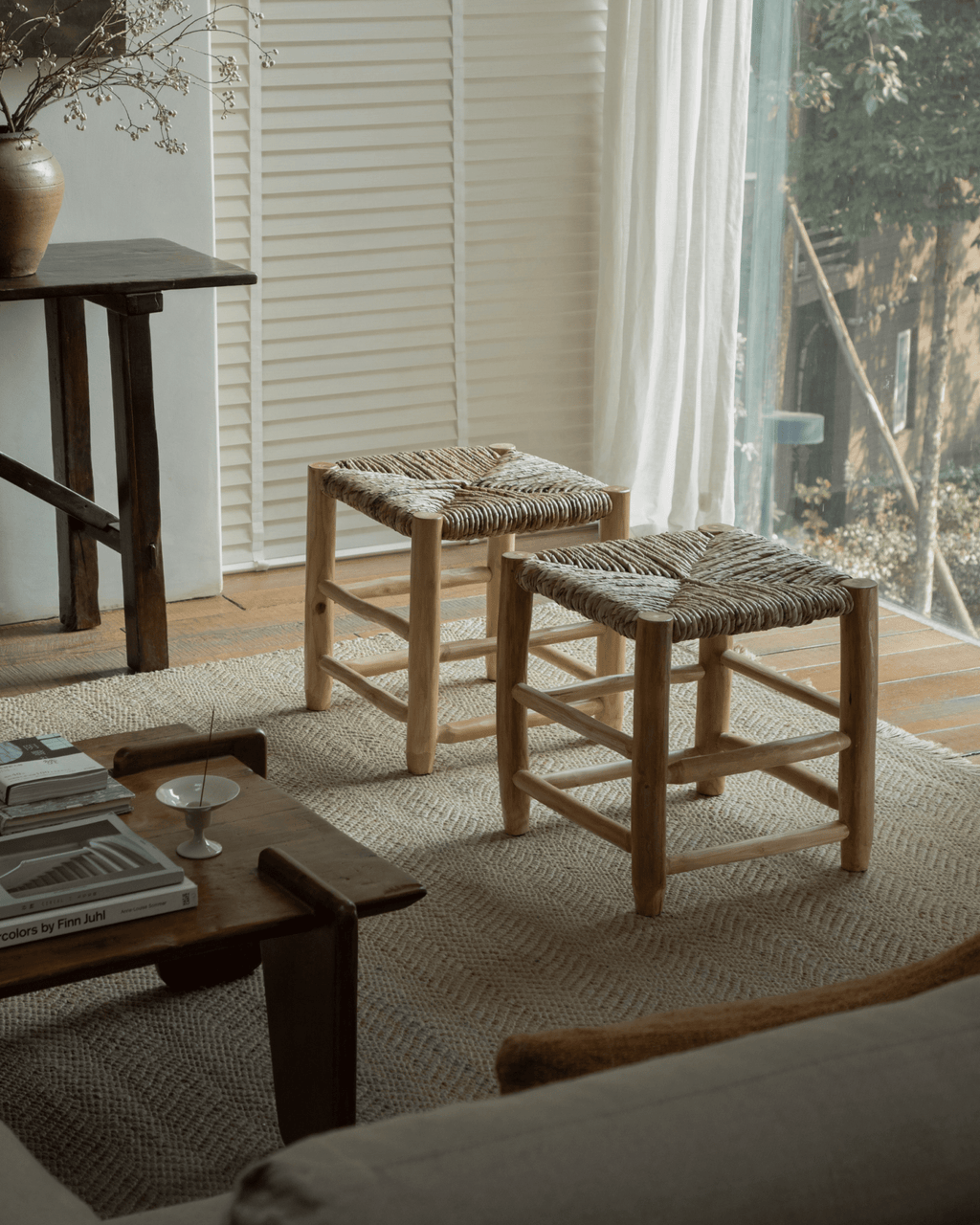 Isla Handgewebter Hocker