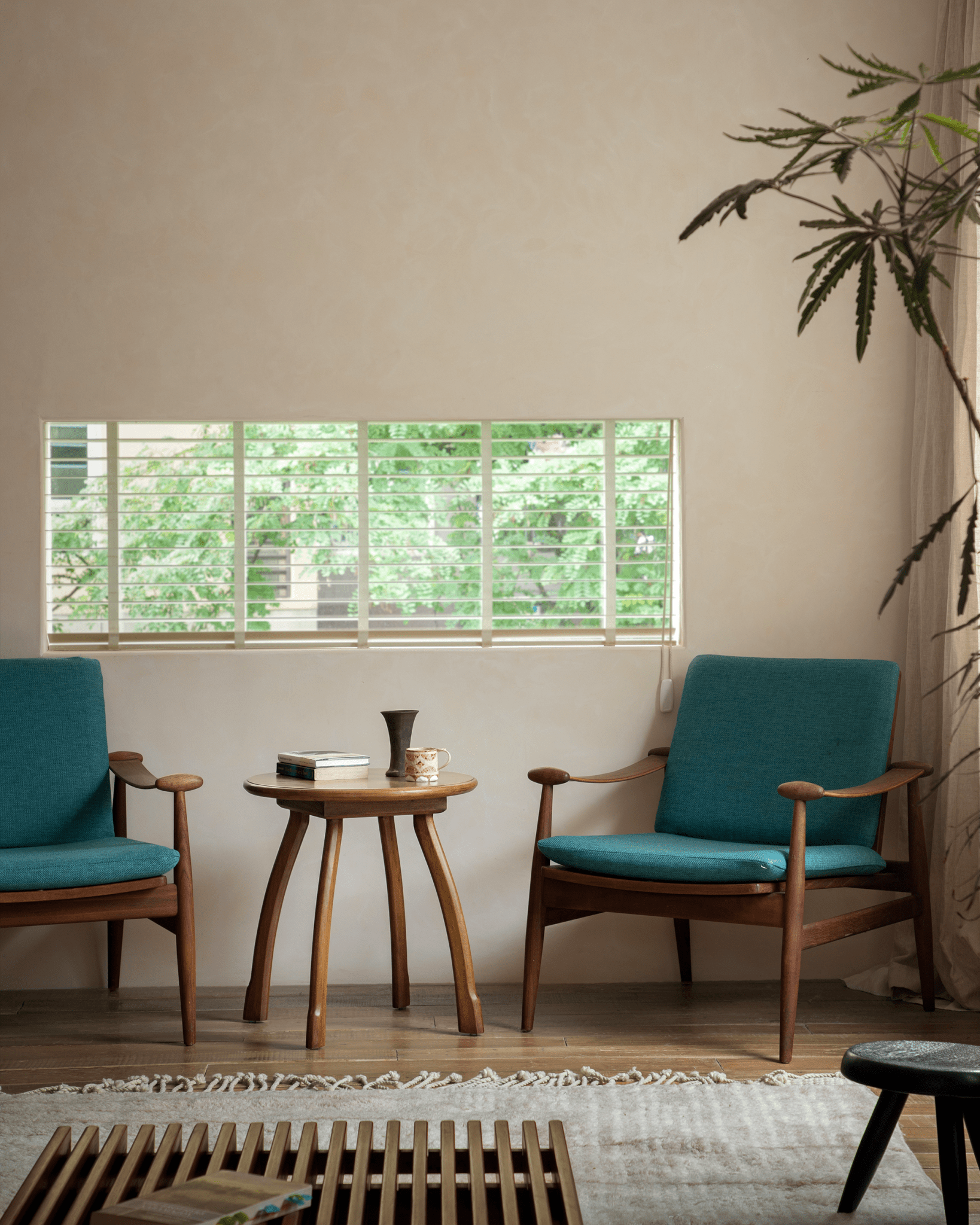 Ele Round Side Table