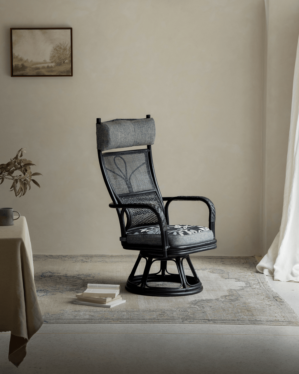 Gakusha Rattan-Drehstuhl