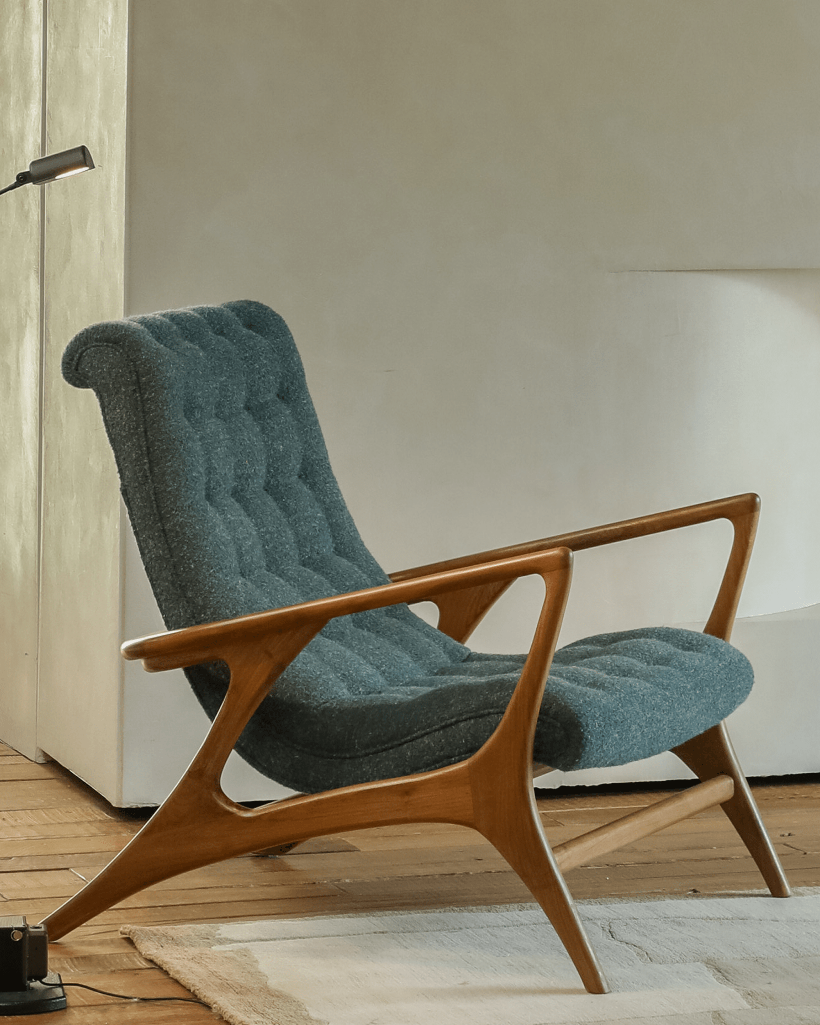Kagan Lounge Chair
