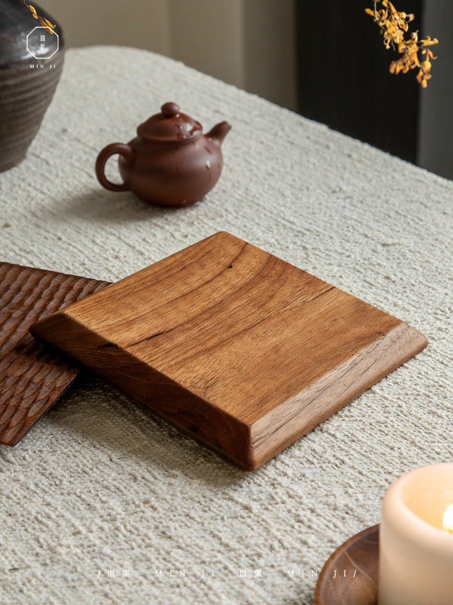 Alle Tabletts aus handgefertigtem Material