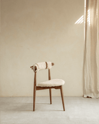 Herzförmiger Esszimmerstuhl