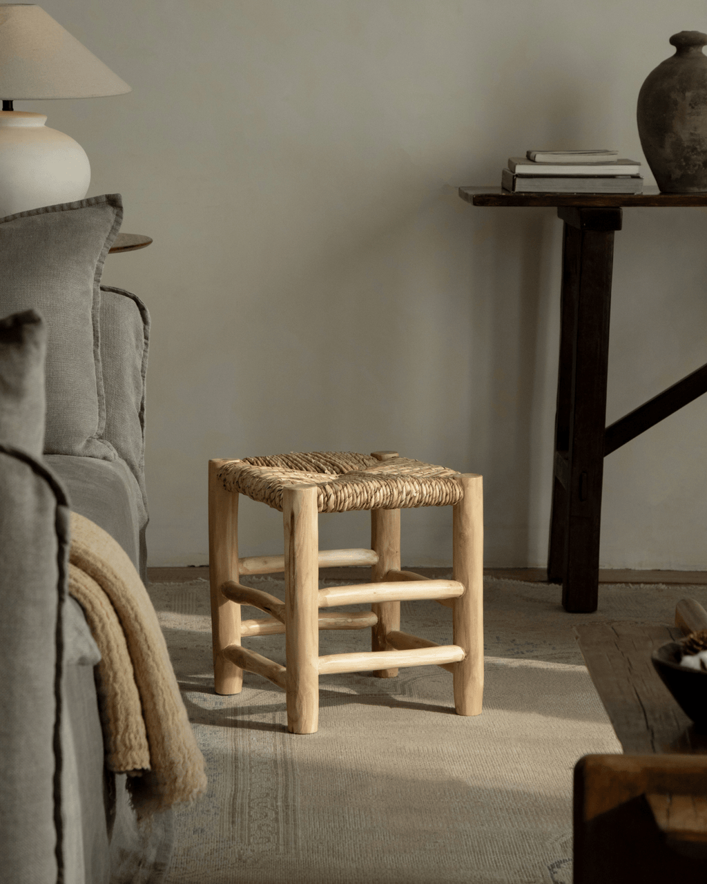 Isla Handgewebter Hocker