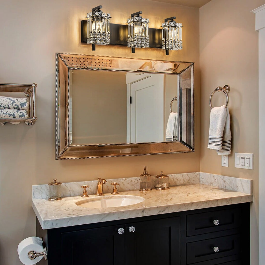 Moderne 3-flammige, glamouröse Badezimmer-Wandleuchte mit Kristalloptik für den Spiegel