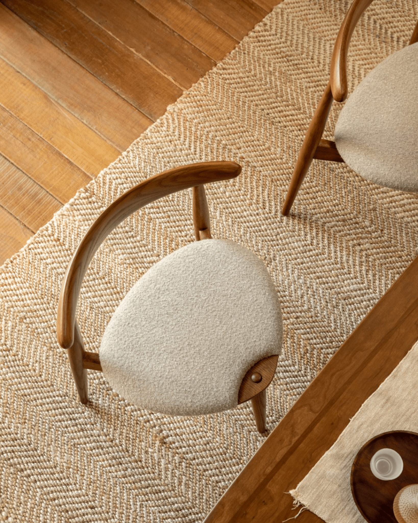 Herzförmiger Esszimmerstuhl